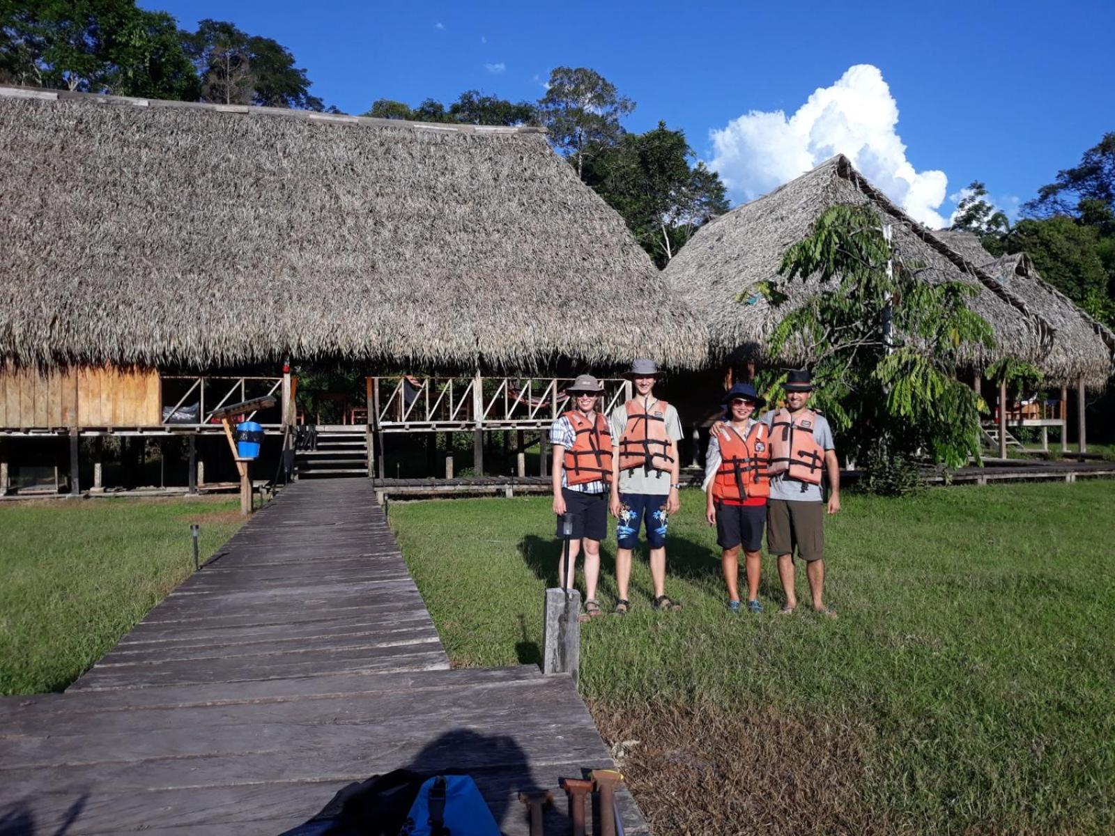 Aguas Negras River Lodge Puerto Montufar Extérieur photo